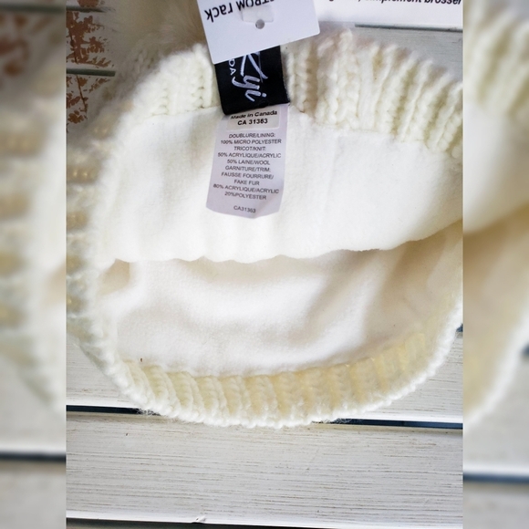 NWT Fury Pom KyiKyi Knitted Beanie Ivory - Picture 4 of 4